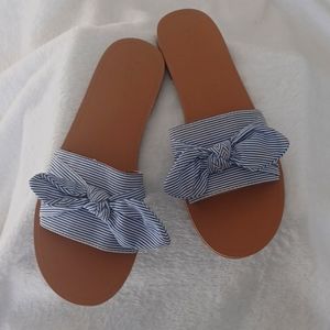 LOFT  flat sandals